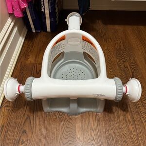Summer Infant White and Gray Bath Seat